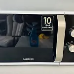 Lux Next To Outlet In High Floor 26