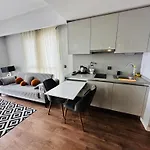 Lux Next To Outlet In High Floor 26 * اسطنبول