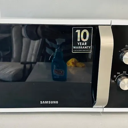 Lux Next To Outlet In High Floor 26