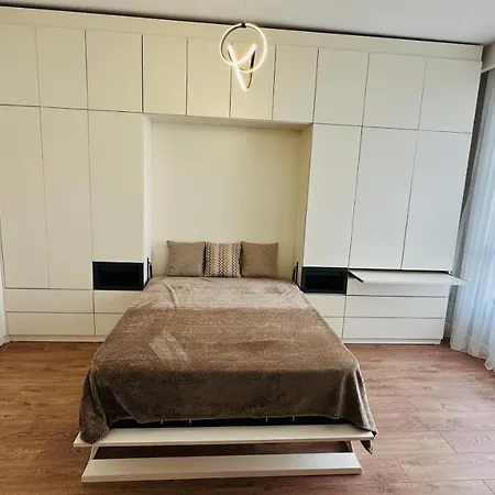 Apartment Lux Next To Outlet In High Floor 26