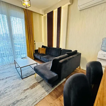 Apartment Lux Next To Outlet In High Floor 26 *
