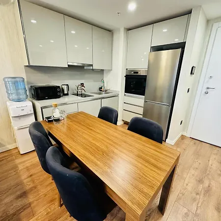 Lux Next To Outlet In High Floor 26 * 伊斯坦布尔