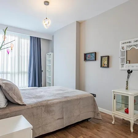 Lux Next To Outlet In High Floor 26 Istanbul