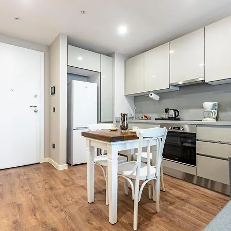 Lux Next To Outlet In High Floor 26 Apartment *