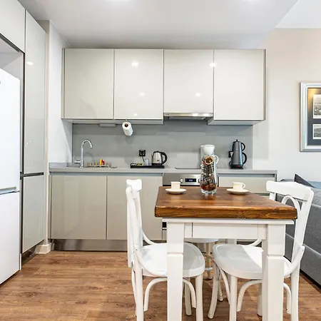 Lux Next To Outlet In High Floor 26 Apartment Istanbul