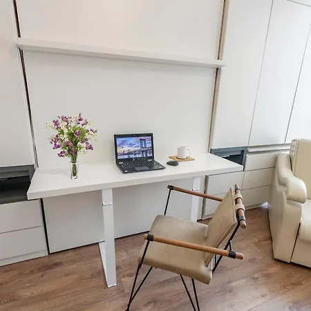 Apartment Lux Next To Outlet In High Floor 26