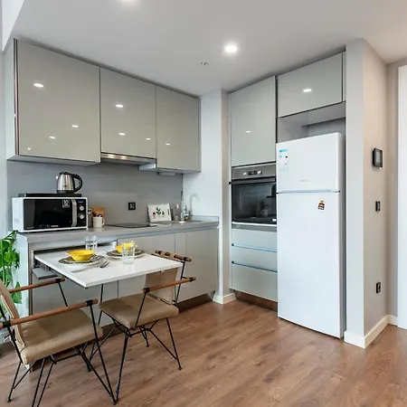 Apartment Lux Next To Outlet In High Floor 26