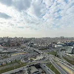 Lux Next To Outlet In High Floor 26 *